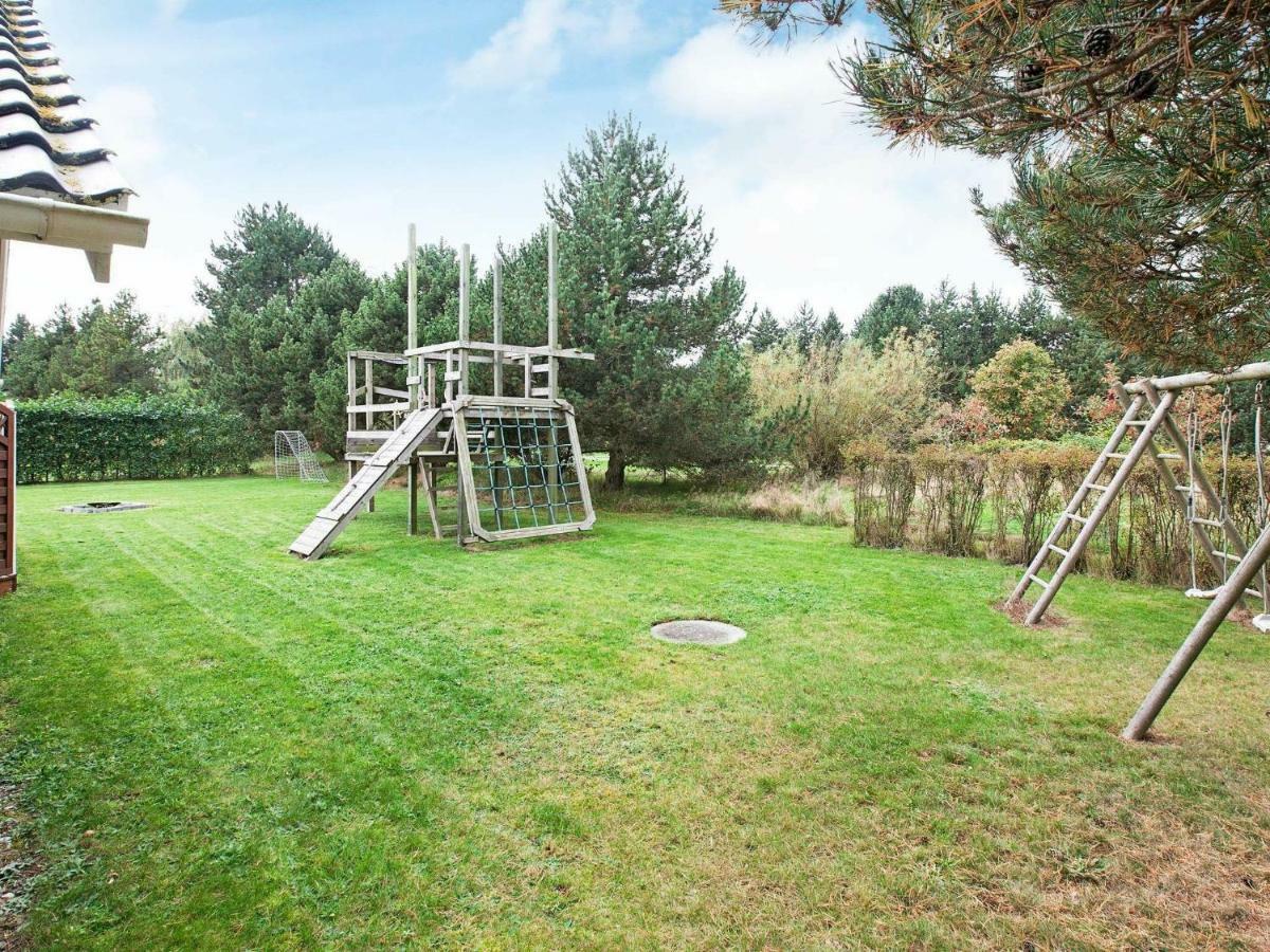 Three-Bedroom Holiday Home In Rodby 38 Kramnitse Dış mekan fotoğraf