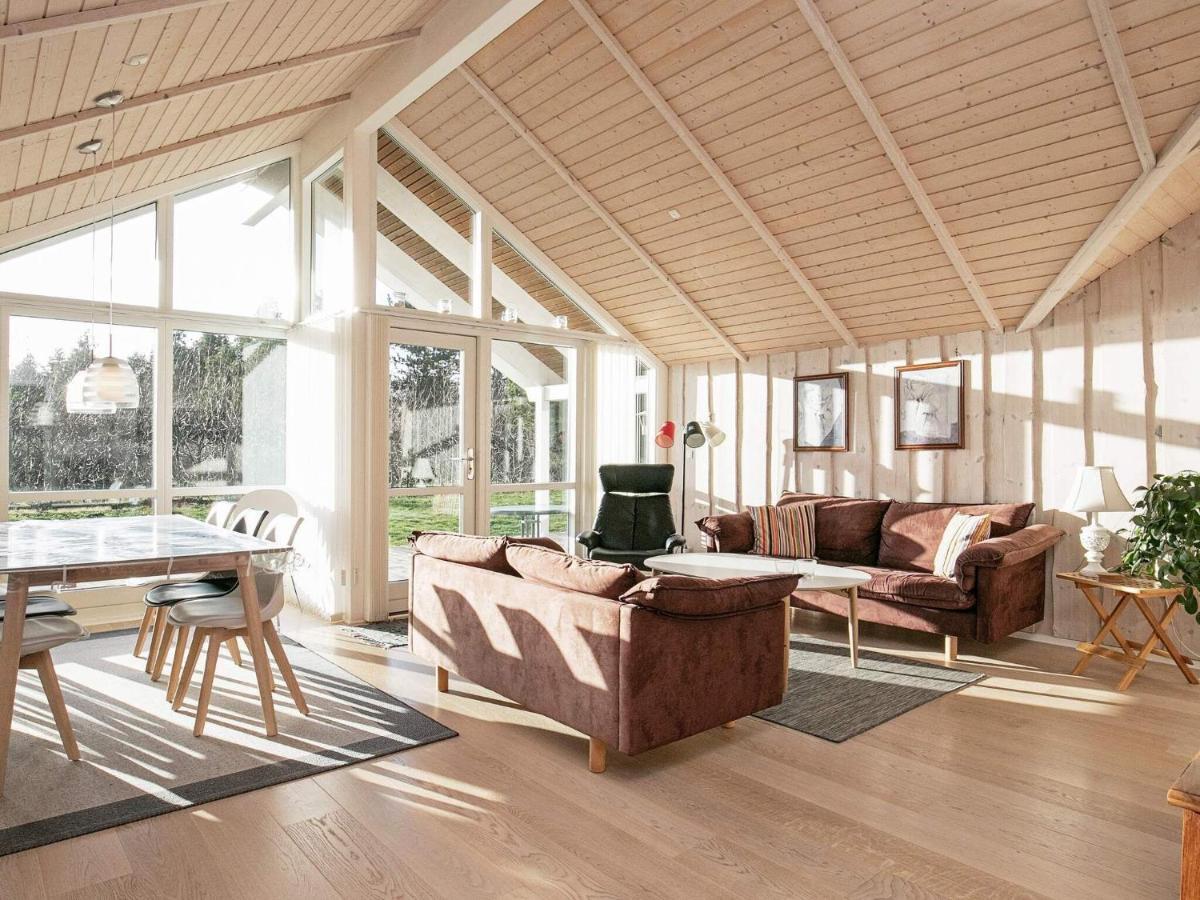 Three-Bedroom Holiday Home In Rodby 38 Kramnitse Dış mekan fotoğraf