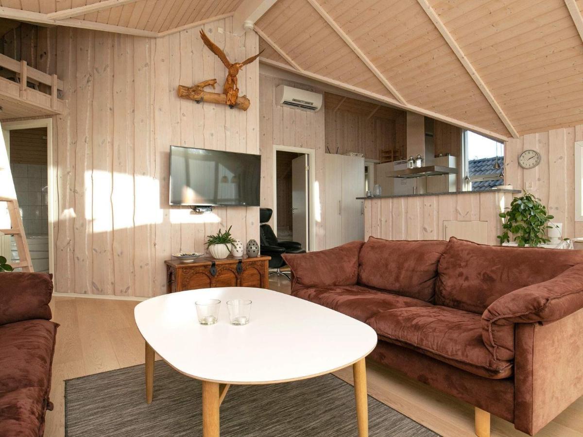 Three-Bedroom Holiday Home In Rodby 38 Kramnitse Dış mekan fotoğraf