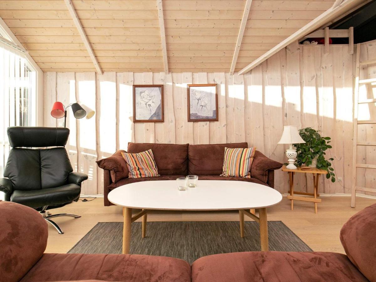 Three-Bedroom Holiday Home In Rodby 38 Kramnitse Dış mekan fotoğraf