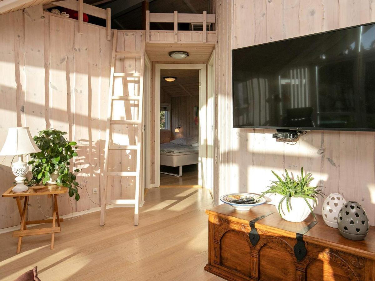 Three-Bedroom Holiday Home In Rodby 38 Kramnitse Dış mekan fotoğraf